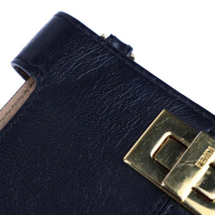 美品 FENDI フェンディ ショルダーバッグ ピーカブー ピーカフォン 8M0442 ブラック ゴールド金具 レザー レディース スマホポーチ ストラップ ターンロック【本物保証】 FENDI フェンディ ピーカフォン ショルダーバッグ 8M0442 カーフレザー