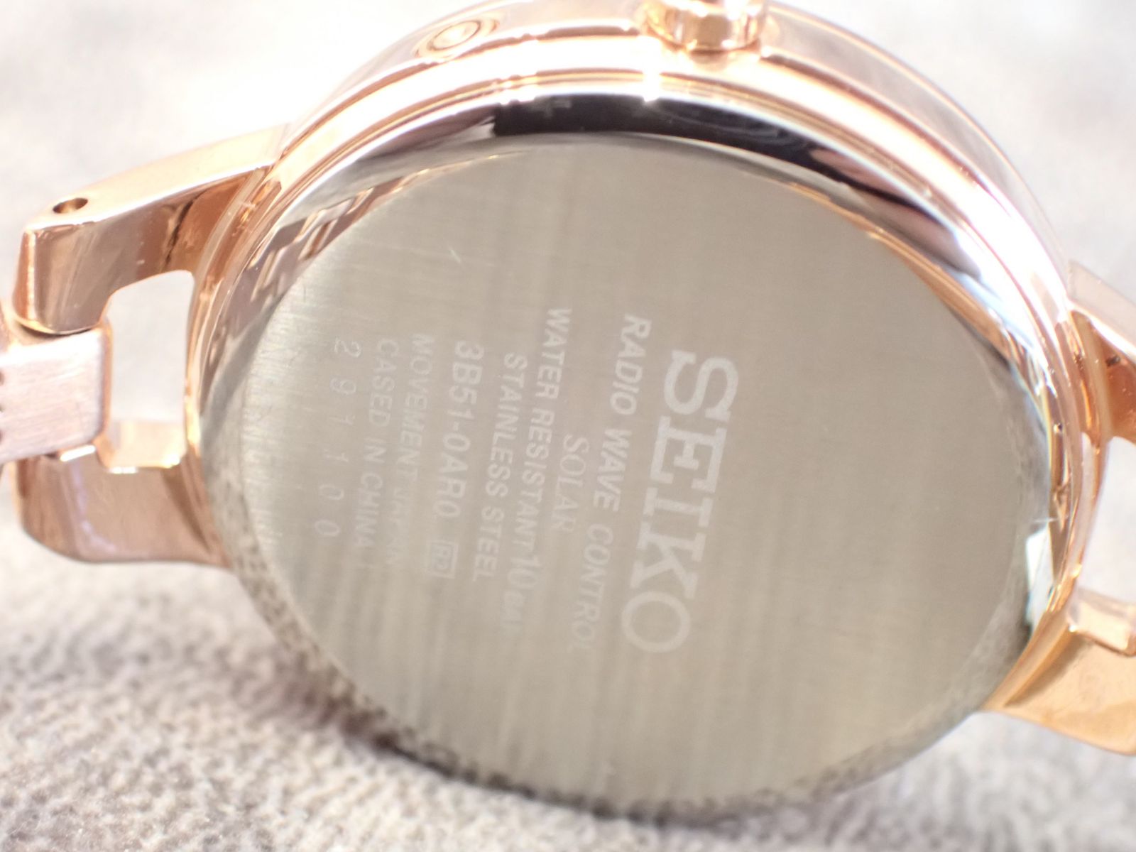 未使用品 美品 SEIKO セイコーレディース TISSÉ ティセ 電波ソーラー 