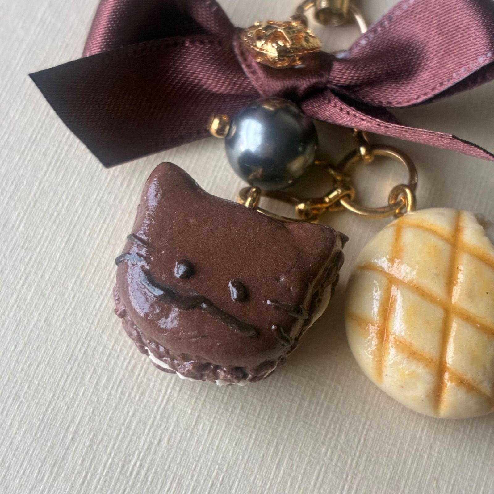 猫ちゃんマカロンキーホルダー 食品サンプル メロンパン マカロン 
