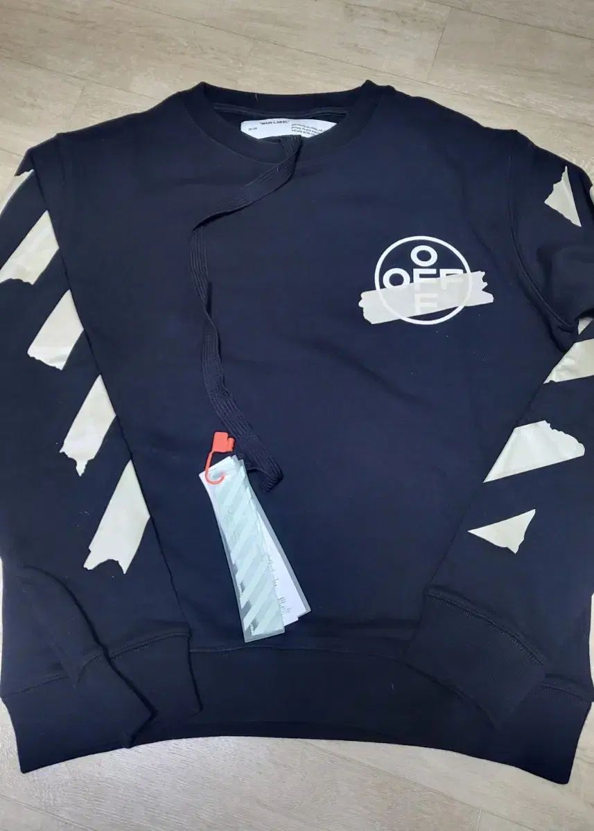 Off-White(オフホワイト) テープ アロー スウェットシャツ m