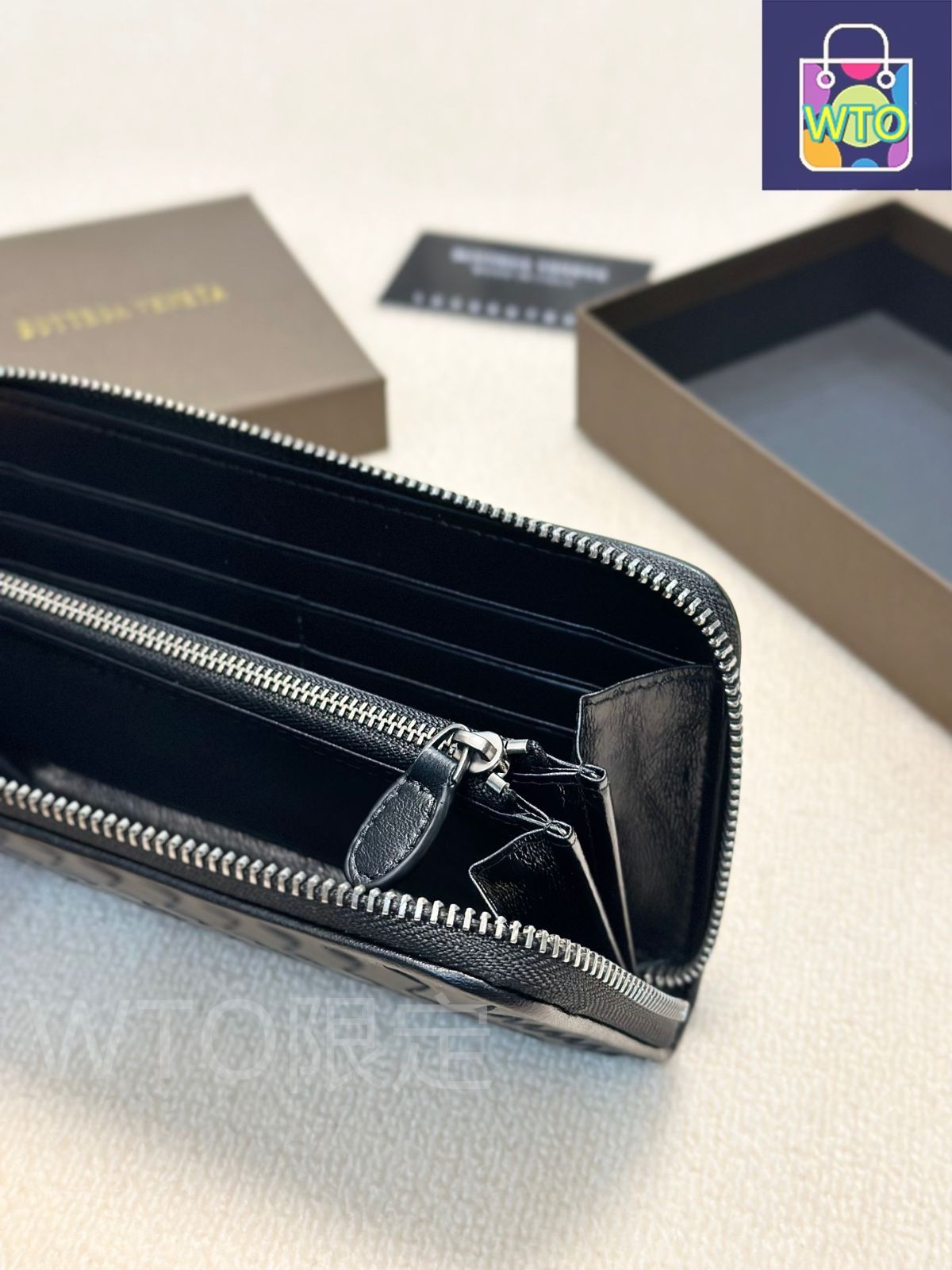 今日 Bottega Veneta ボッテガヴェネタ アップグレードモデル シリーズ 羊革編み込みと四季定番デザイン STEELWINDOWSANDDOORS_COM