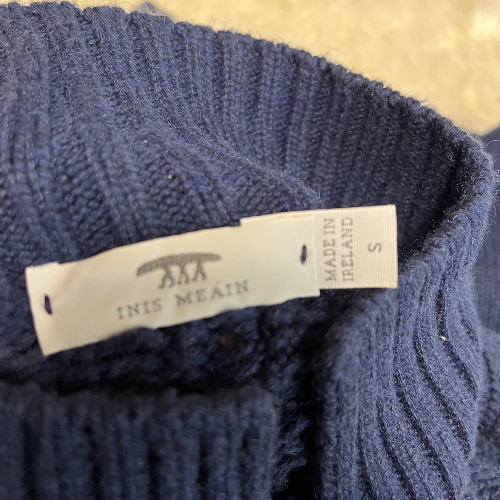 INIS MEAIN イニシュマン スタンドカラー ケーブルニット アイルランド