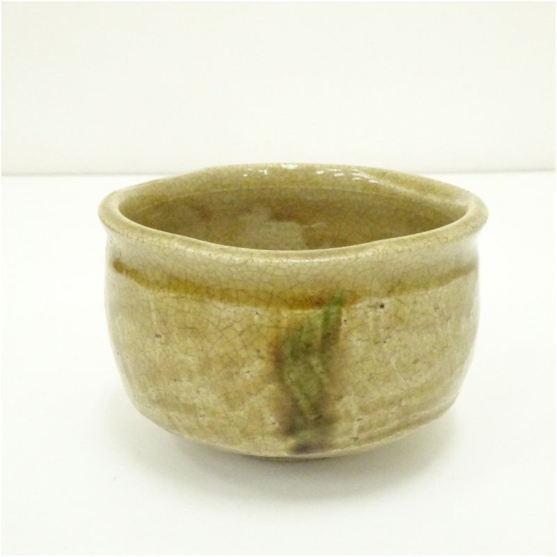 【品質最高】 加藤実 加実 造 黄瀬戸茶碗 共箱 茶道 抹茶 おしゃれ 抹茶茶碗 抹茶碗 和食器 レトロ 茶器 骨董 茶わん 茶会 茶の湯 5月 春