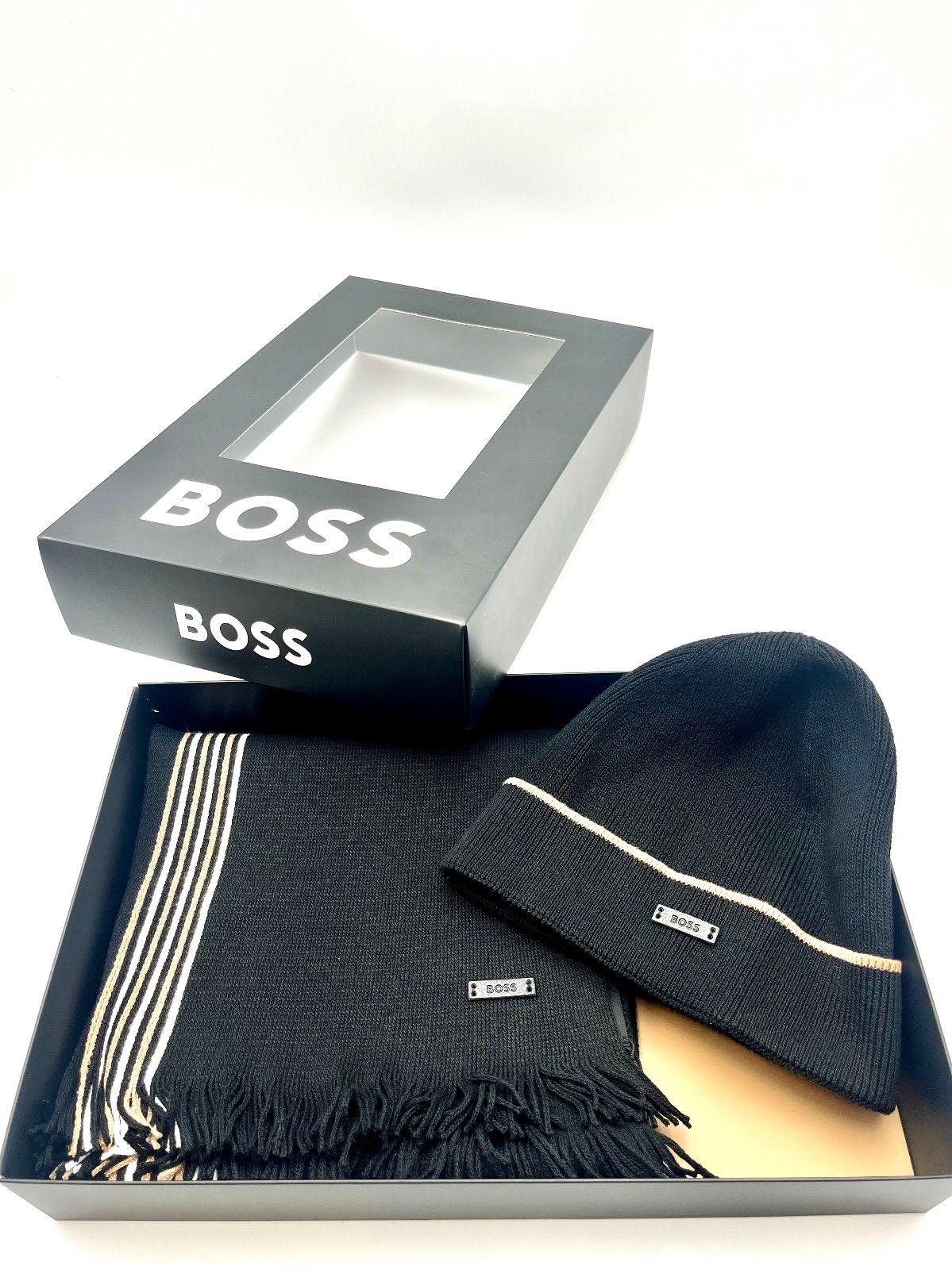 BOSS ボス　ニット帽　マフラー　2点セット　ブラック BOSS ボス ニット帽マフラー2点セット コットンマフラー メンズ