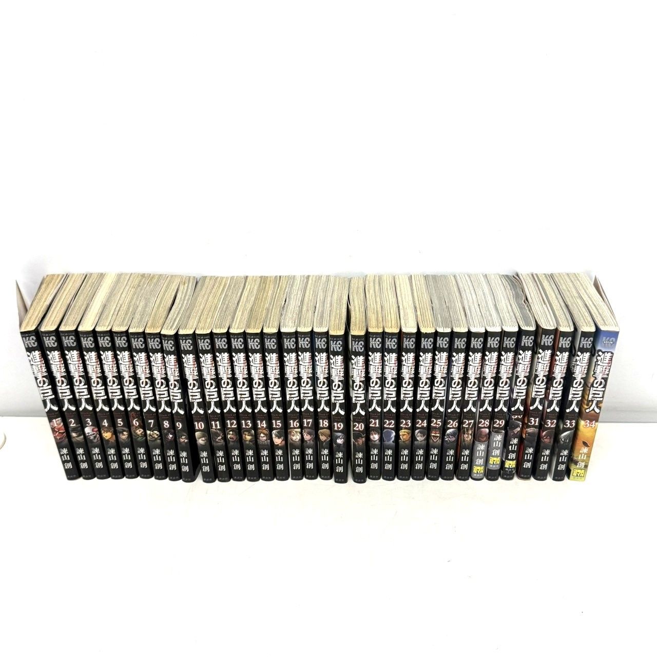 進撃の巨人 全巻セット 1巻〜34巻 送料無料 匿名&送料無料】