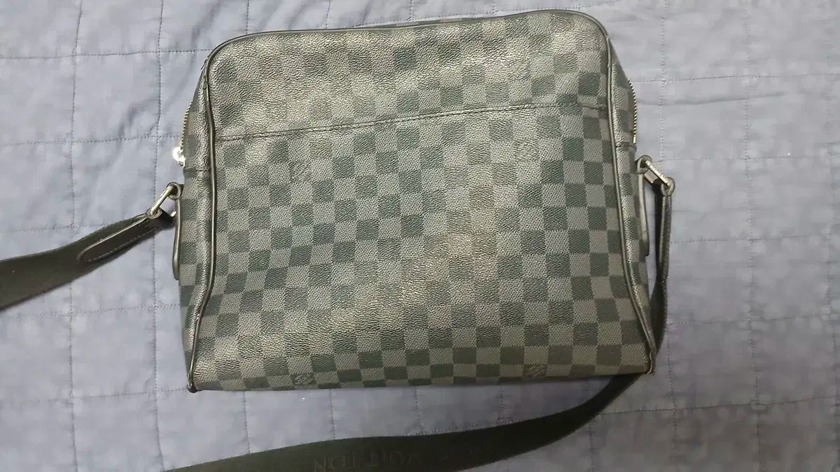 ルイヴィトン ダミエ メッセンジャーバッグ