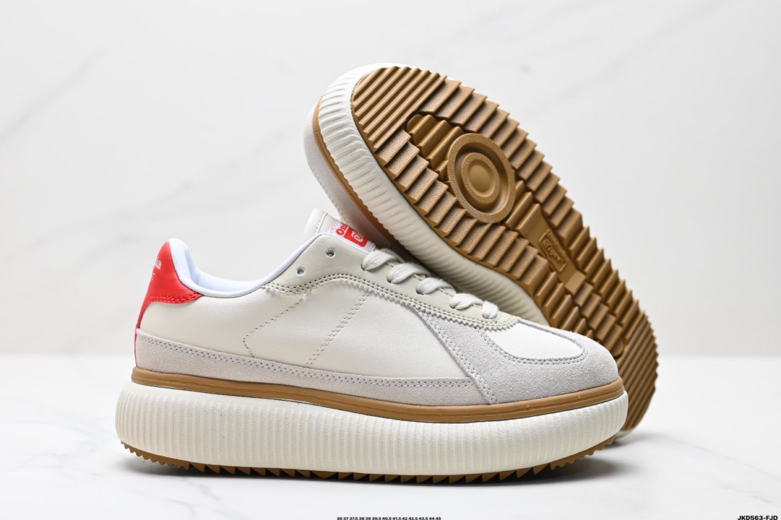 Onitsuka Tiger（オニツカタイガー）Delecity 厚底（チャンキー