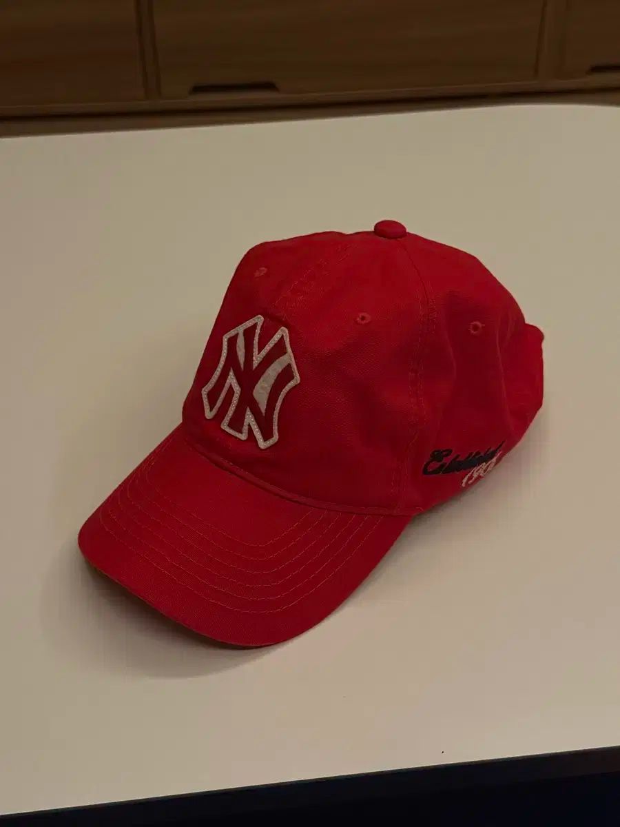 MLB ヤンキース ボールキャップ (赤)