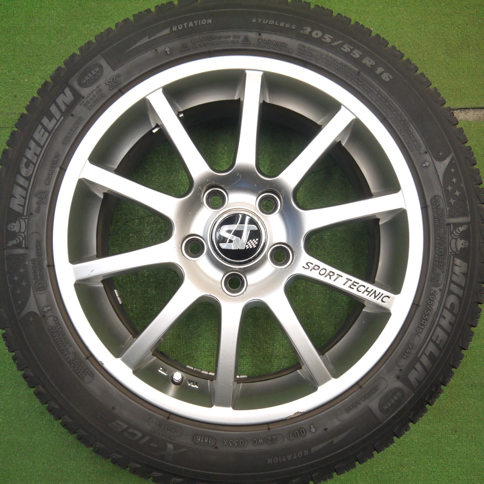 ミシュラン X-ICE XI3 215/55R16 4本 8～9分溝 程度良好！