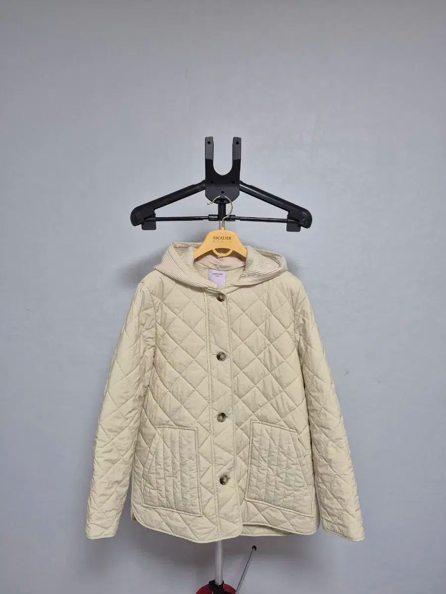 四角目のやたら編み2024037