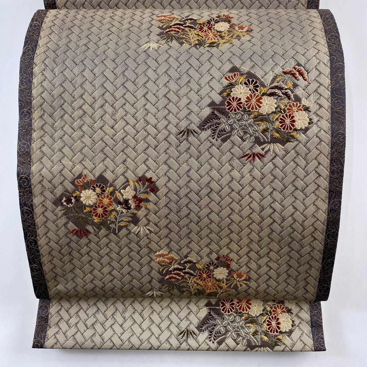袋帯 美品 名品 加納幸 落款 菊 檜垣 金糸 刺繍 薄茶色 六通