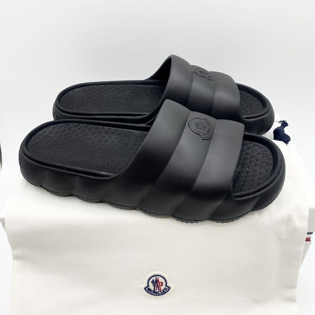 16 MONCLER モンクレール LILO ブラック 4C00040 M2559 サンダル