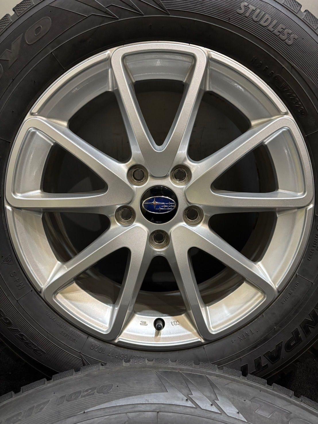 225 65R17 TOYO Winter TRANPATH TX 23年製 スバル レガシィ アウトバック 純正 17インチ 7J 55 114.3 5H スタッドレス 4本 南7-K300