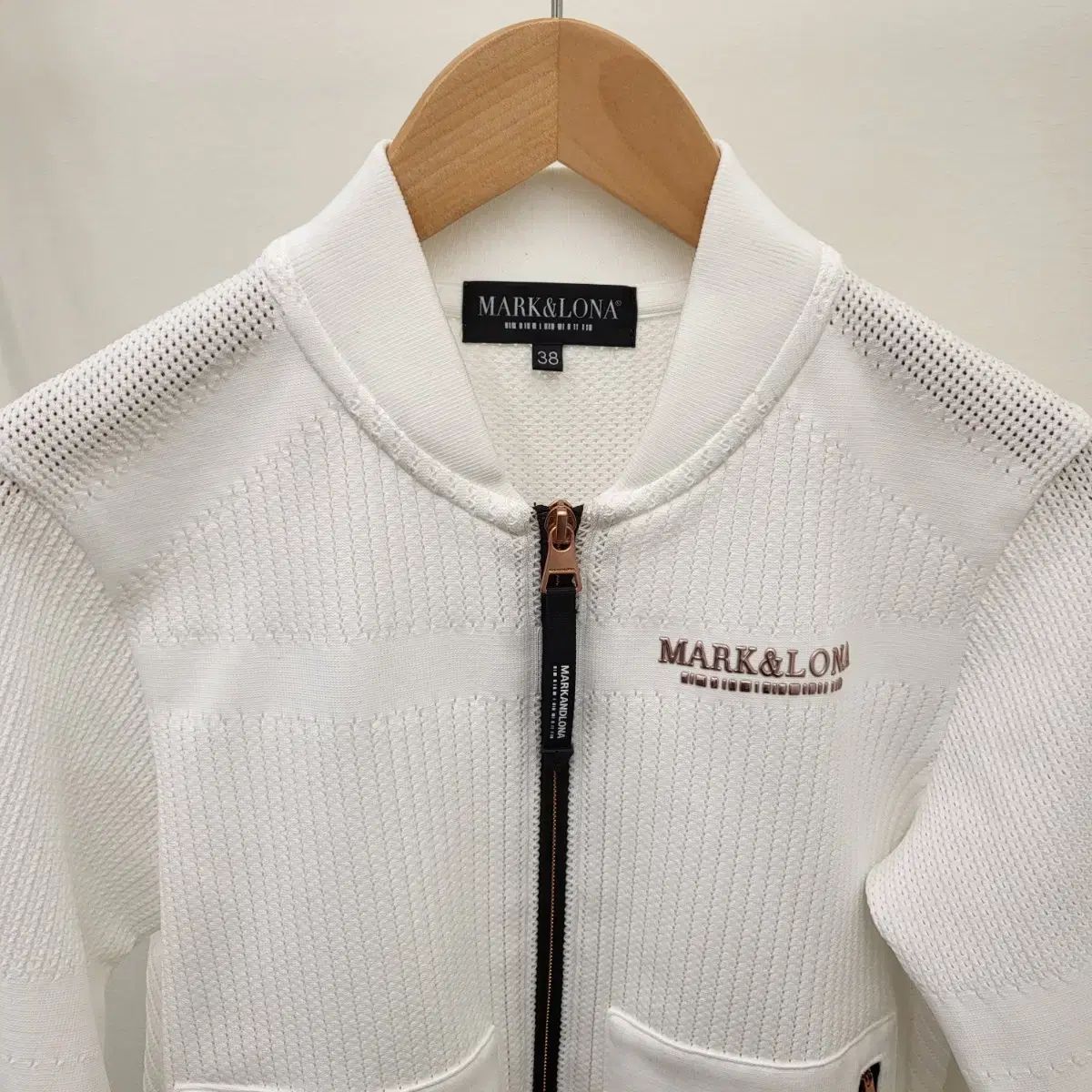 マークアンドロナ