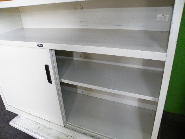 木天板のカウンター書庫