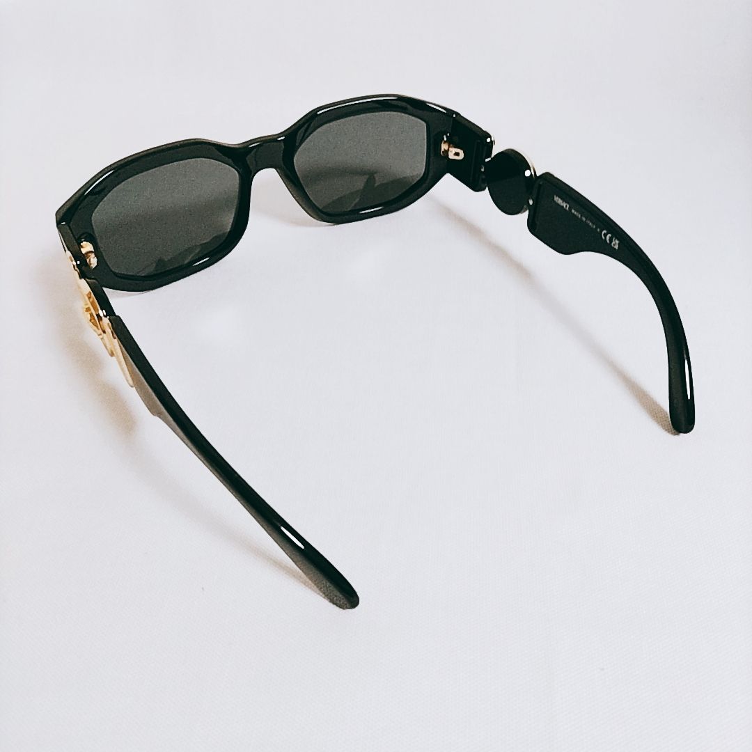 新品未使用】VERSACE ブラック メドゥーサ ビギー サングラス - メルカリ