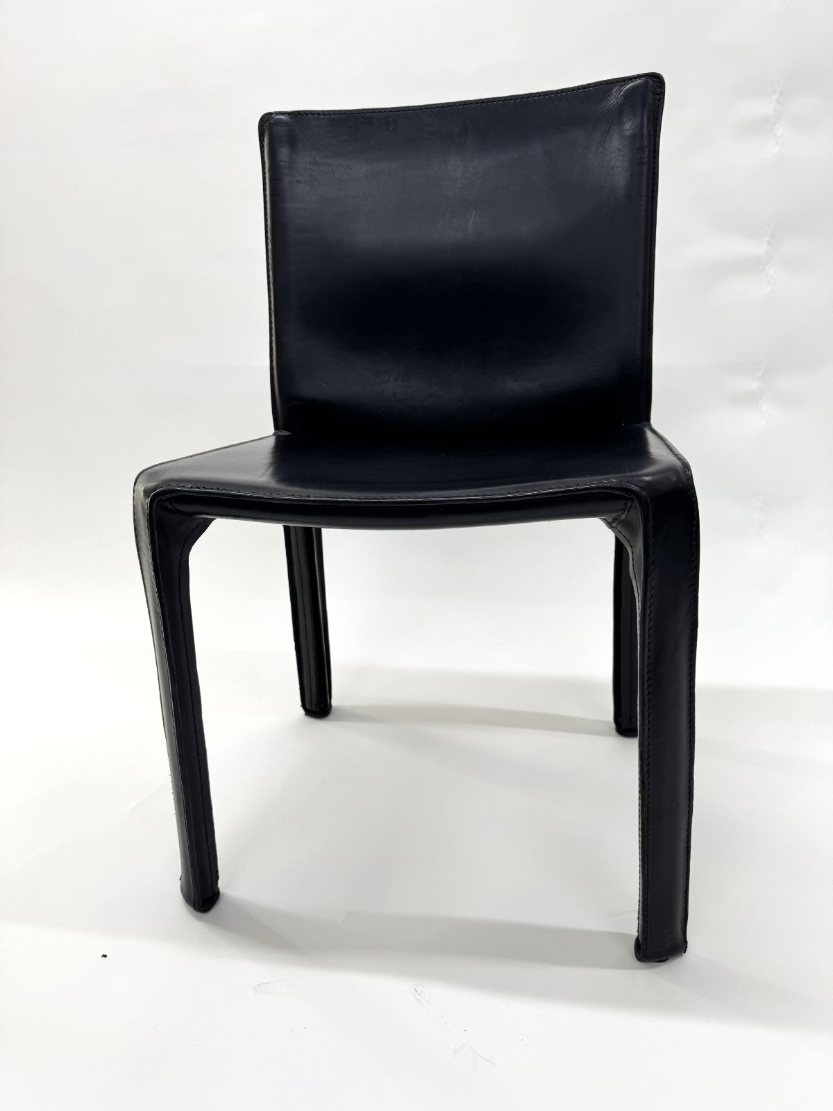 ②カッシーナ (イタリア) Cassina 412 CAB アームレスチェア ②カッシーナ (イタリア) Cassina 412 CAB アームレスチェア