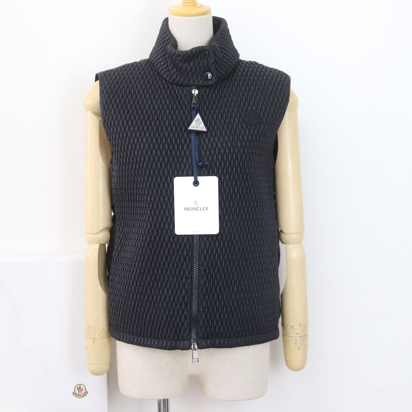 IT92IDUSWKHC 新品 モンクレール Arou ジレ ダウンベスト 00 - メルカリ 