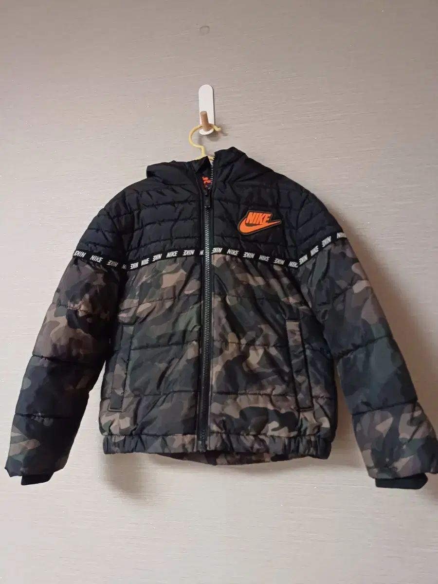 Nike Kids ナイキキッズ ダウンジャケット 98 ー 104cm 3 4 税金