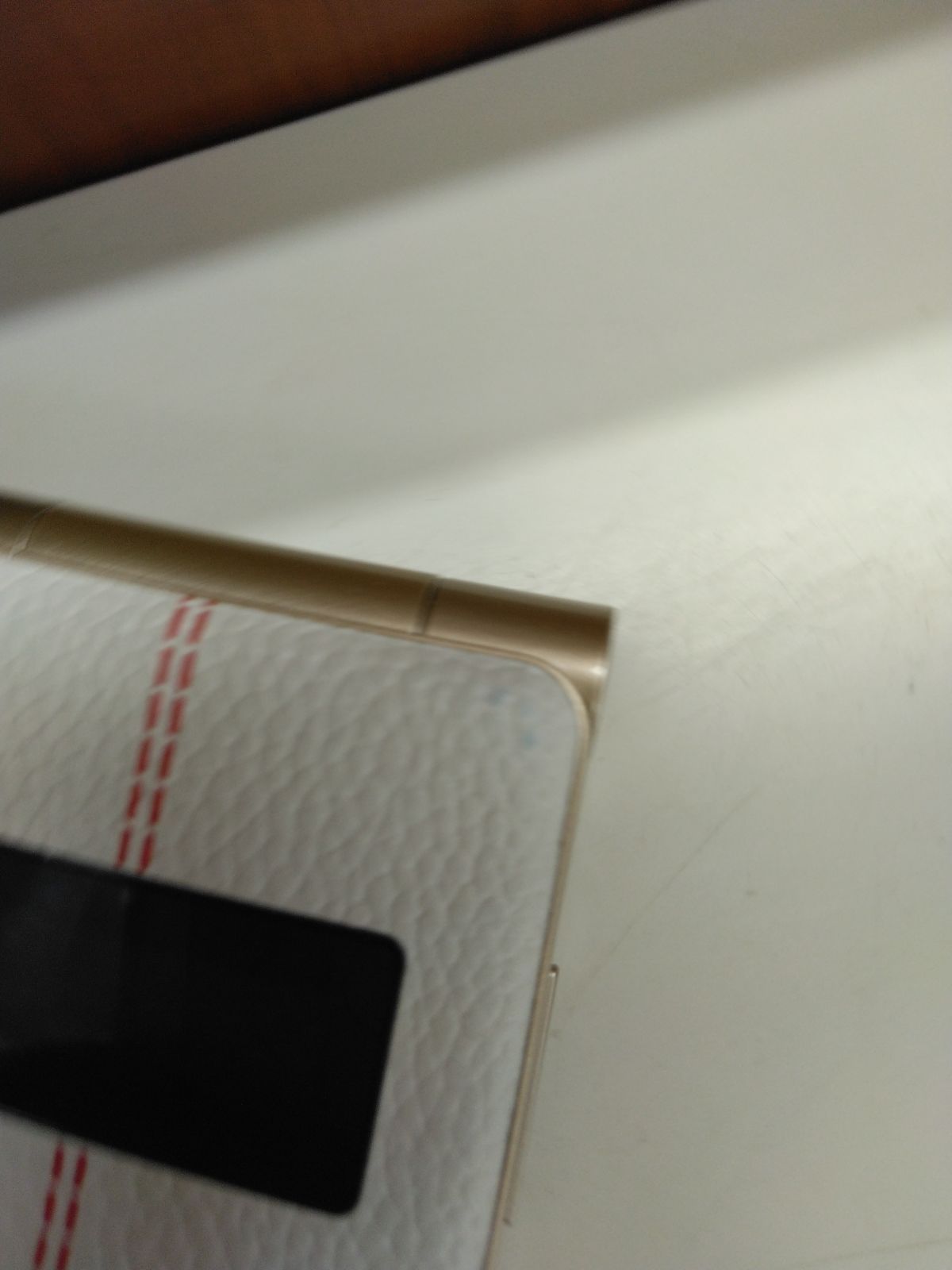 SIMフリー シープホワイト