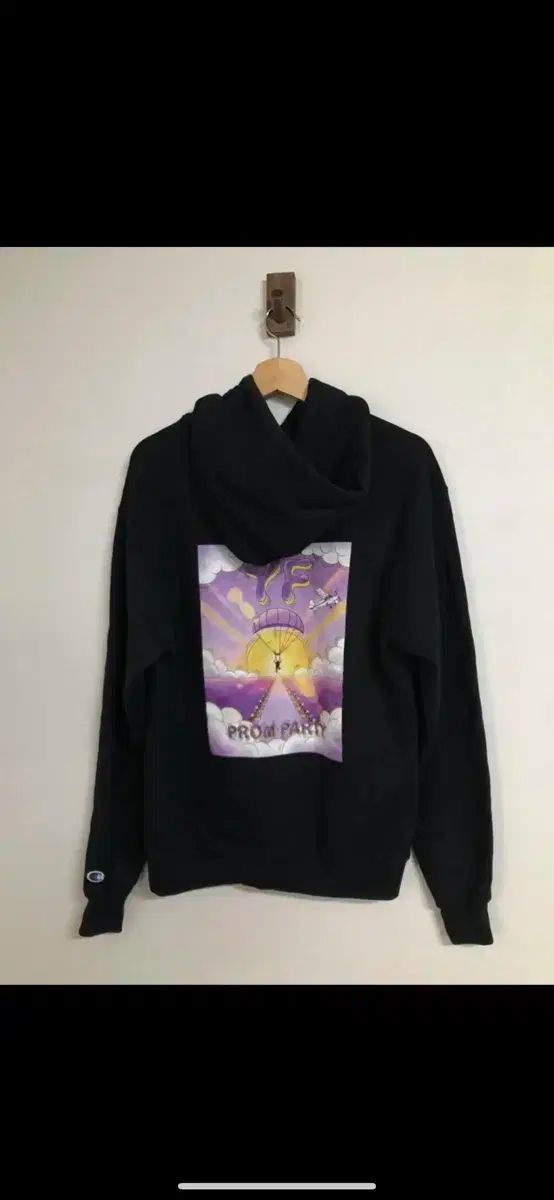 【雷市場（ポンジャン）商品韓国直送】 （ M ) チャンピオン フード付きTシャツ