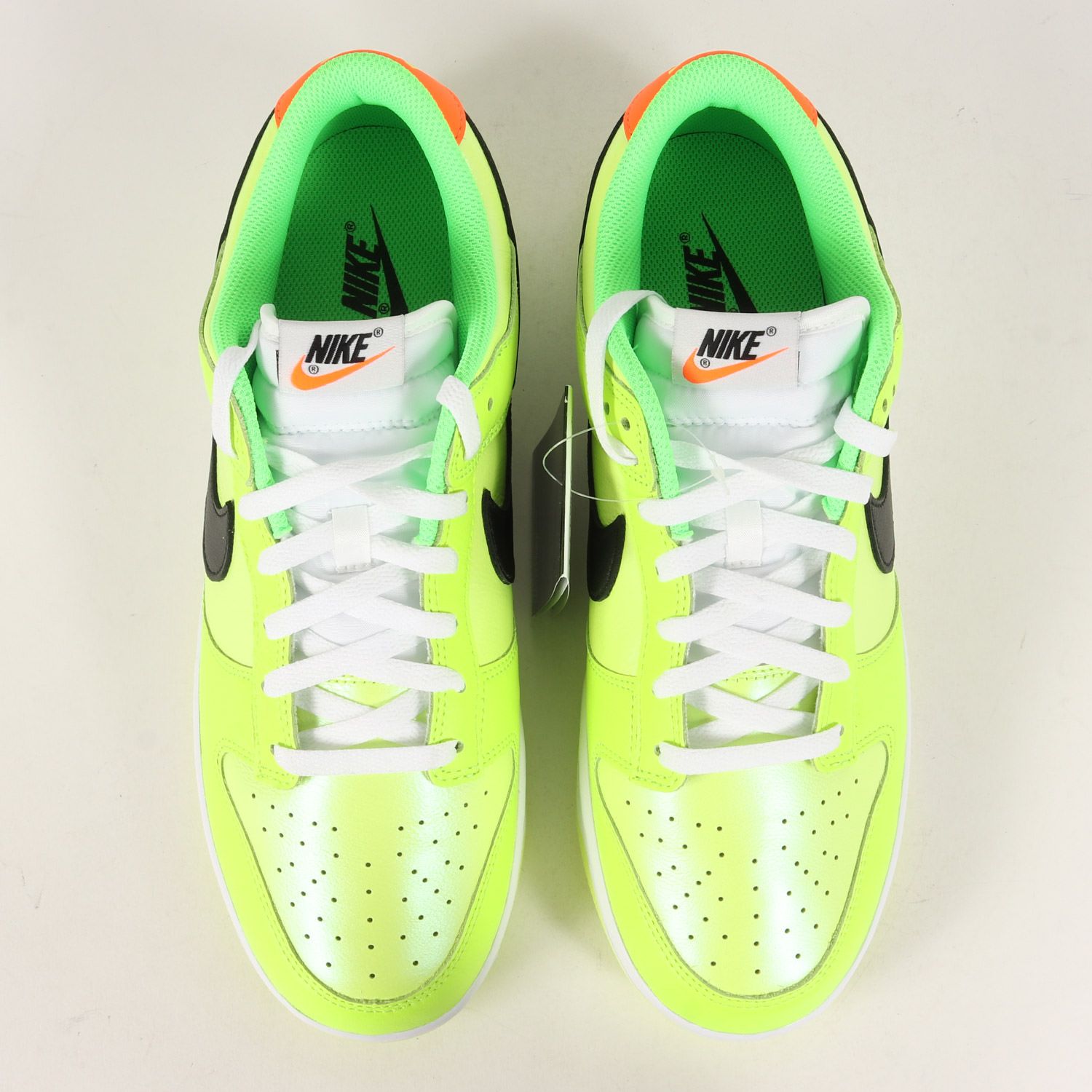 新品 NIKE ナイキ サイズ:28.5cm DUNK LOW SE GLOW IN THE DARK VOLT