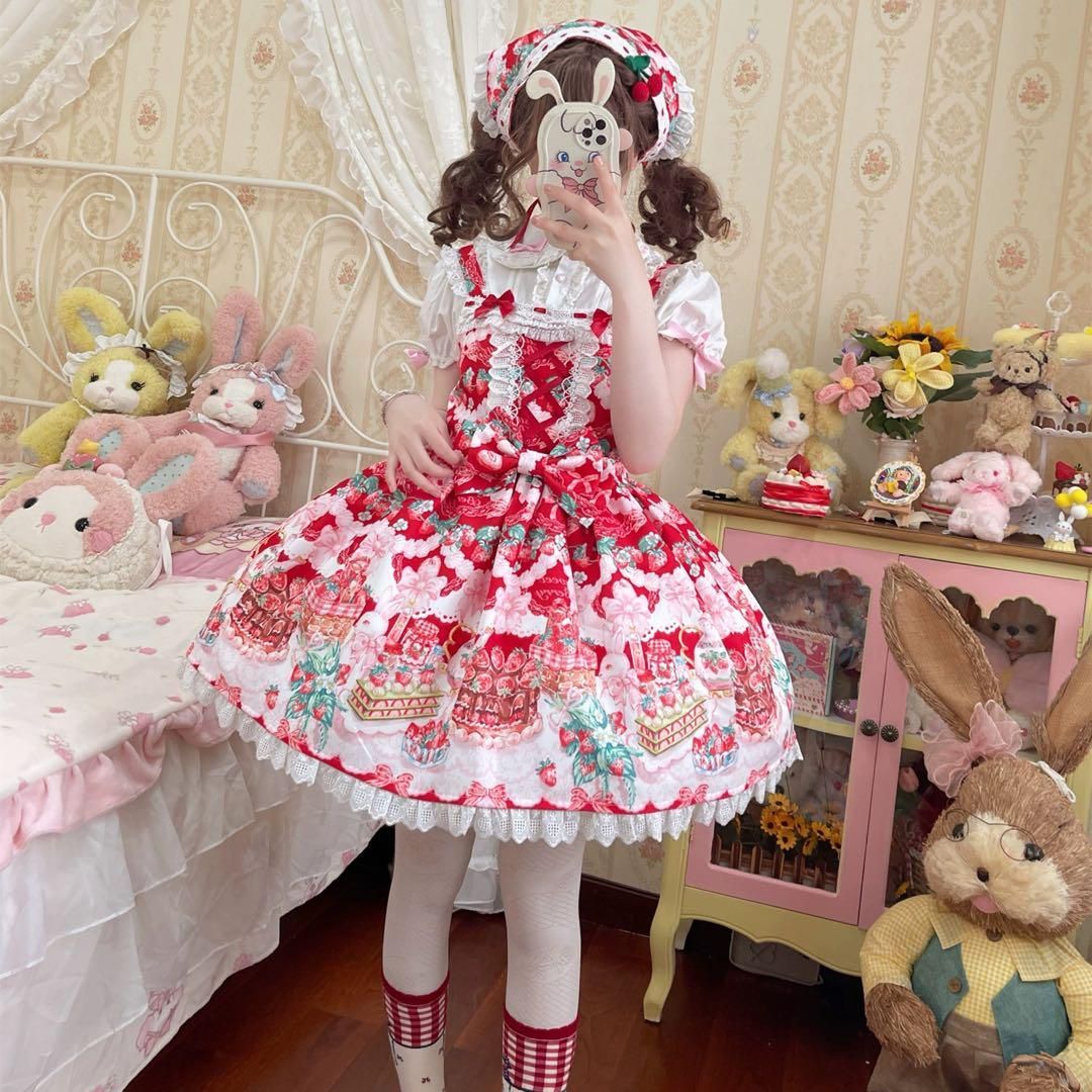 ロリータファッション??イチゴケーキ柄ジャンパースカート??お出かけや女子会に?