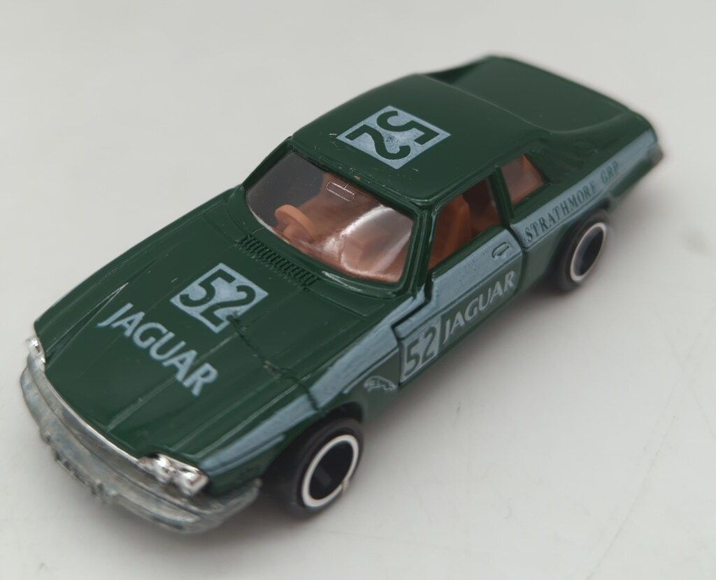 トミー 赤箱日本製 トミカ ジャガーXJ-SグループA 94-3 - メルカリ