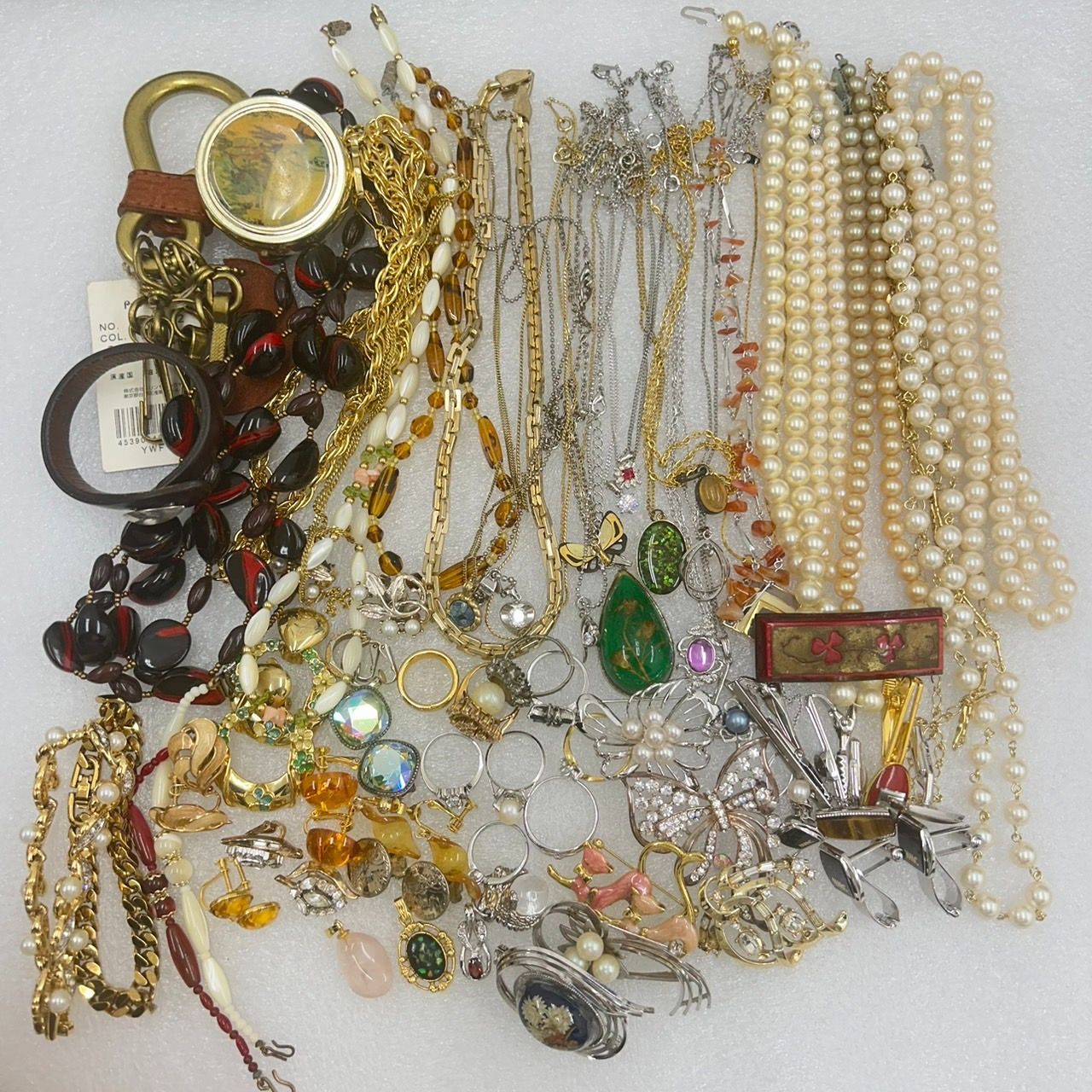 遺品生前整理アクセサリーまとめ ネックレス、指輪、AVON、Au750 遺品