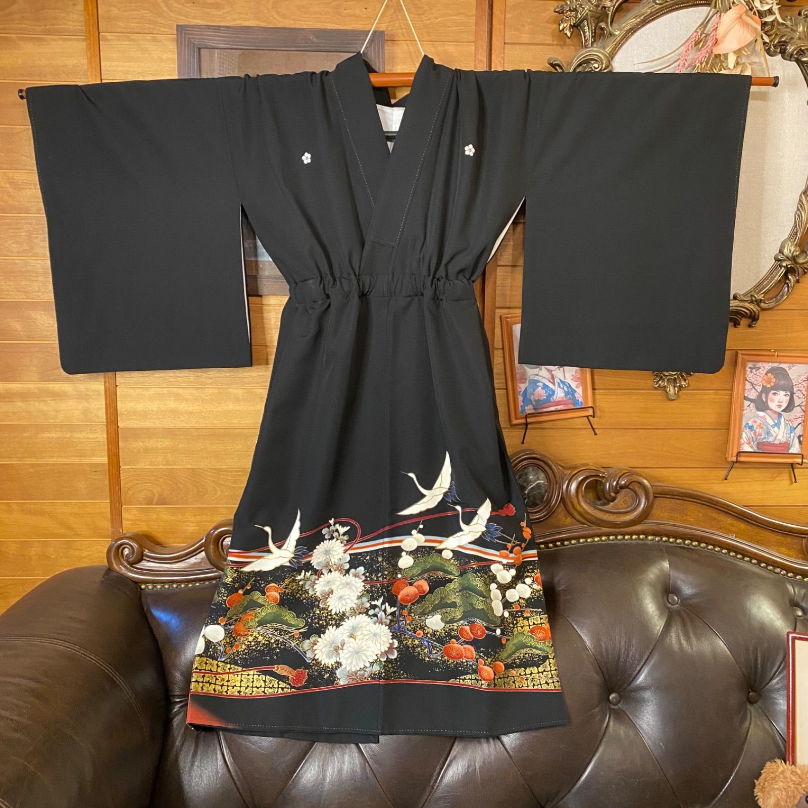 着物リメイクワンピース　75 ♡完売品♡着物リメイク no.75 黒留袖 ワンピース - メルカリ