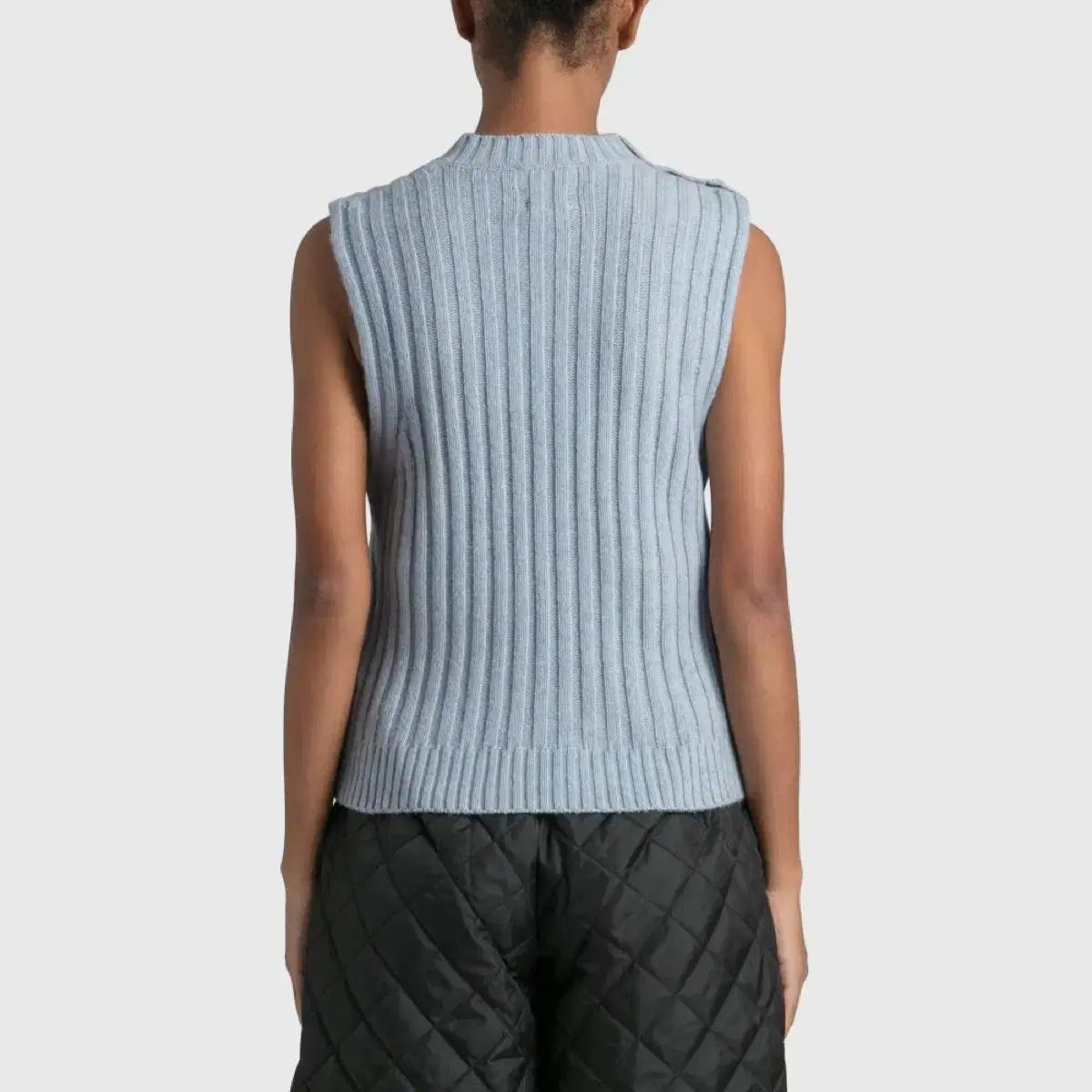 【数量限定】 Ganni ジュエルボタン ベスト ニット 送料無料も!