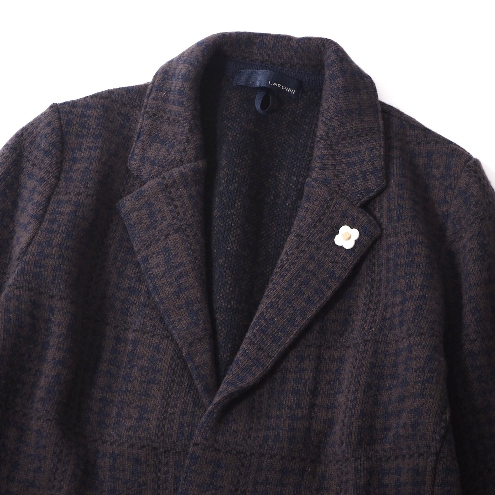 美品 ラルディーニ ブートニエール付 ニットジャケット 美品 ラルディーニ LARDINI イタリア製 ブートニエール付 ウール