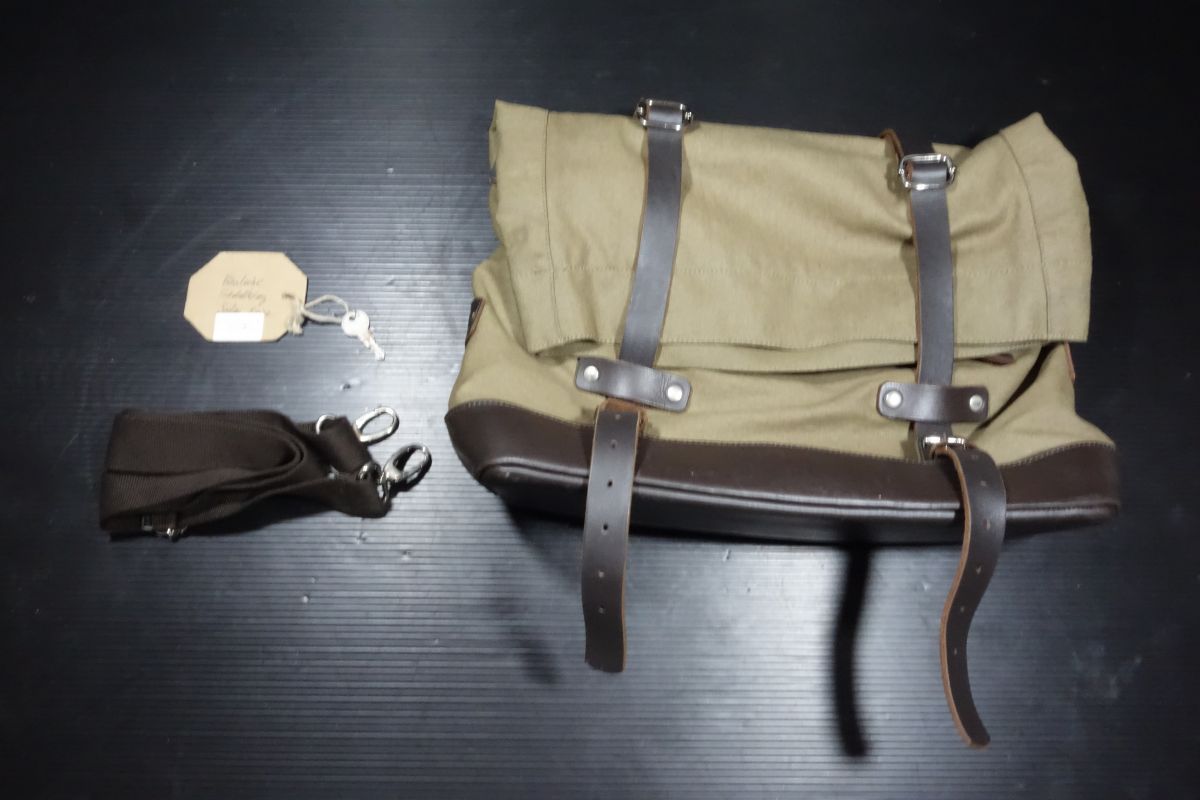 2 サドルバッグ La Poderosa Goods Bariloche 25L ベージュ B級品 訳あり ♥ R20250901
