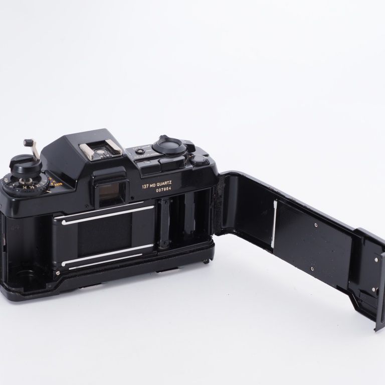 【ジャンク品】CONTAX コンタックス 137 MD QUARTZ フィルム 一眼レフカメラ ボディ シャッター確認