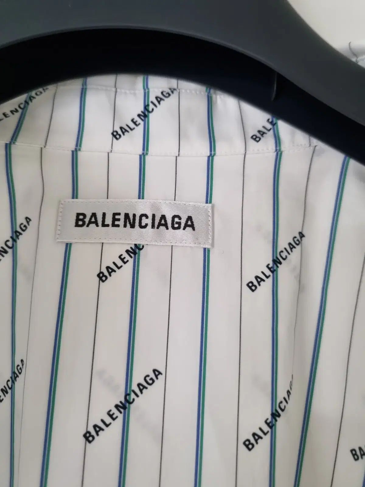 百貨店販売モデル BALENCIAGA