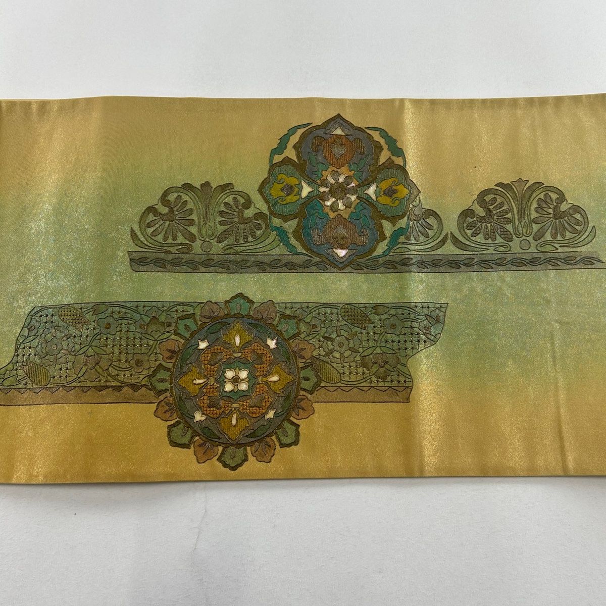 【美品】袋帯 螺鈿 宝相華 金色 お太鼓柄 袋帯 名品 華文 草花 螺鈿 金彩 金色 お太鼓柄 正絹 【中古】 - メルカリ