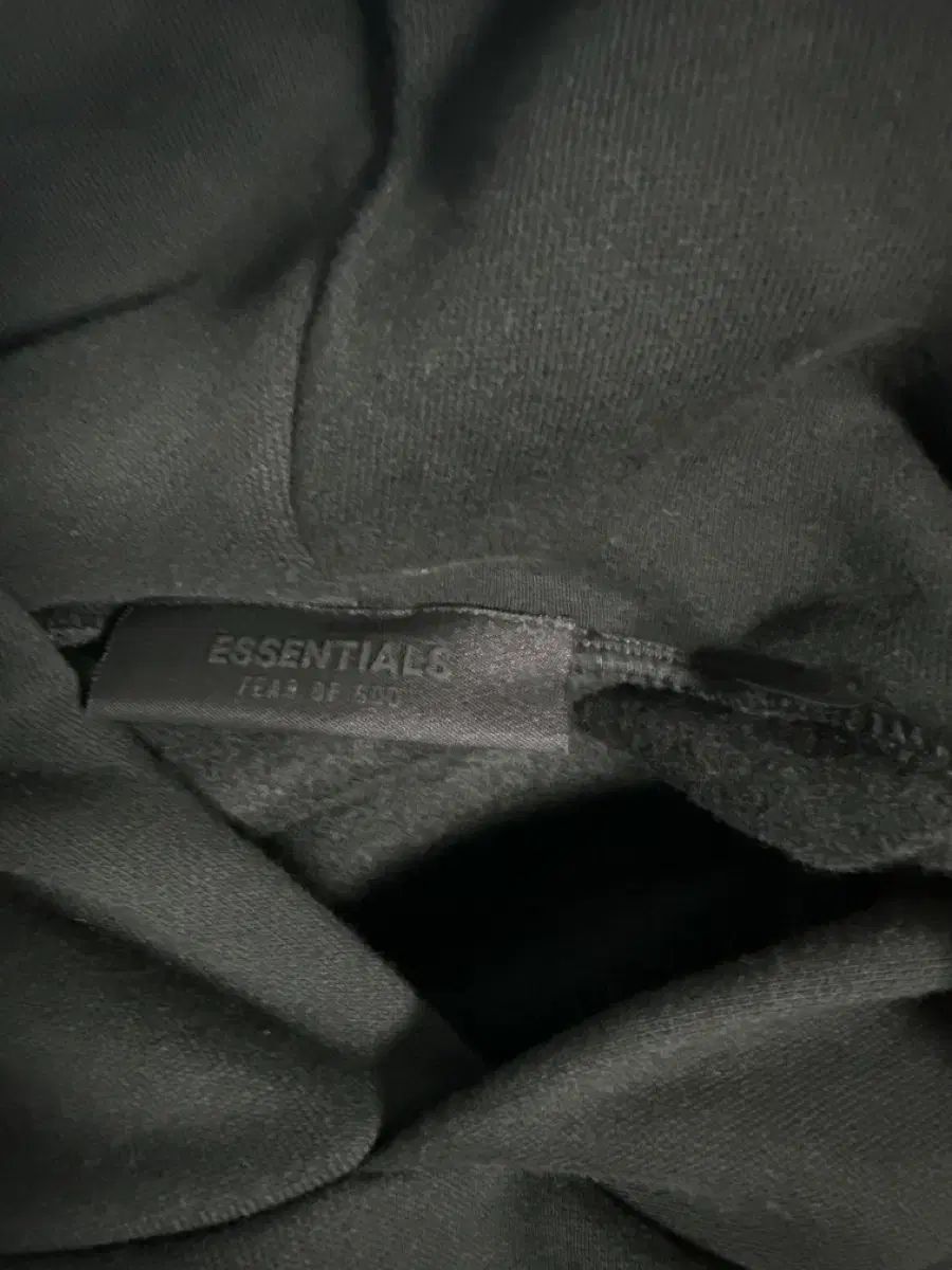 エッセンシャルズ