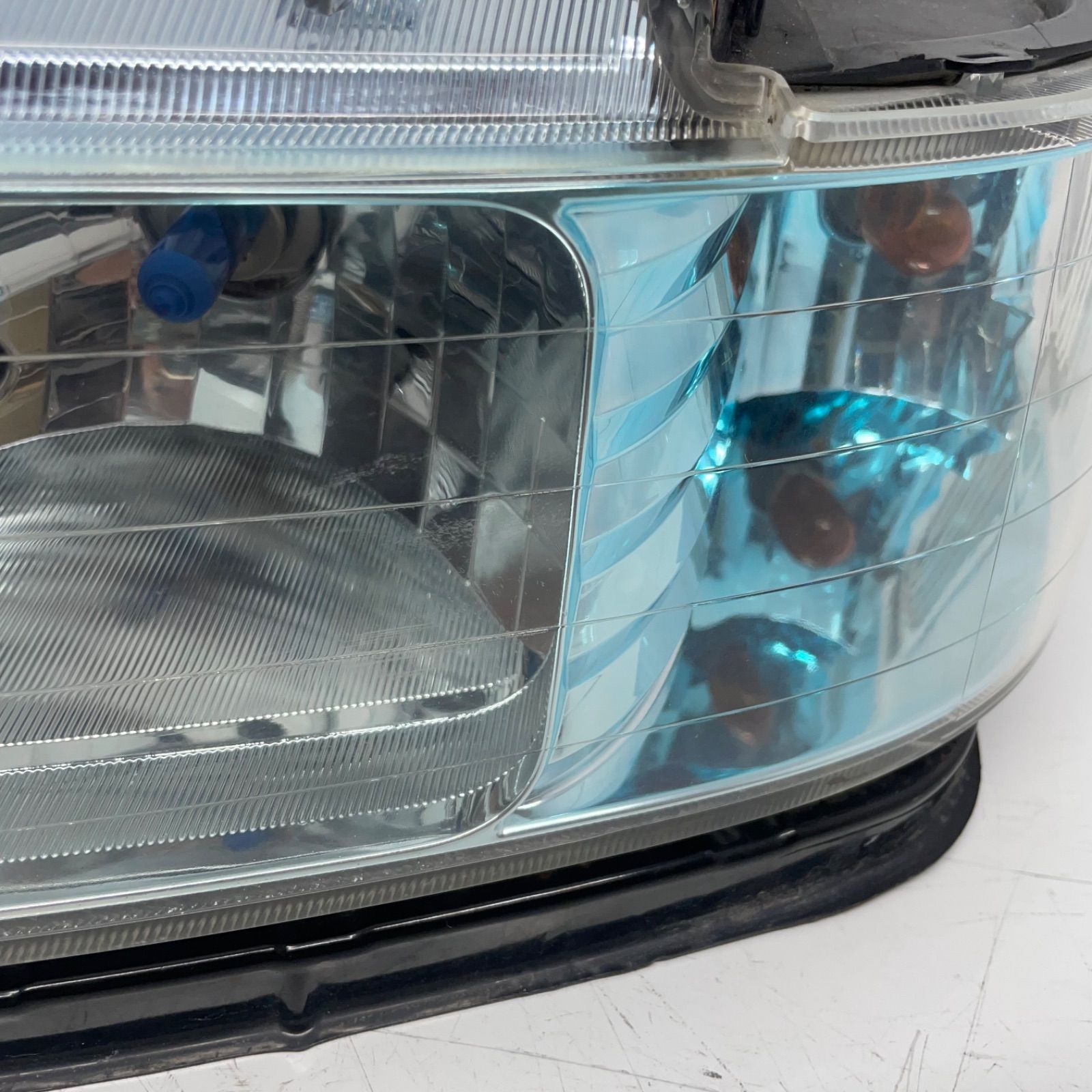 ザッツ JD2 左ヘッドライト コイト;100-22422 ハロゲンランプ 33151  