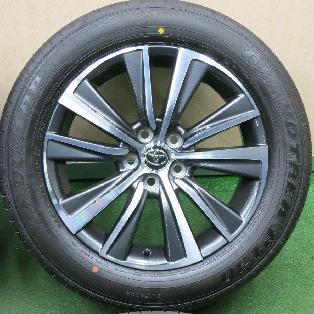 スポーツマンY/H。 専用225/60R18 ダンロップ 2024 ハリアー トヨタ 60 ハリアー プレミアム 純正 18in 7.5J +45 PCD114.3