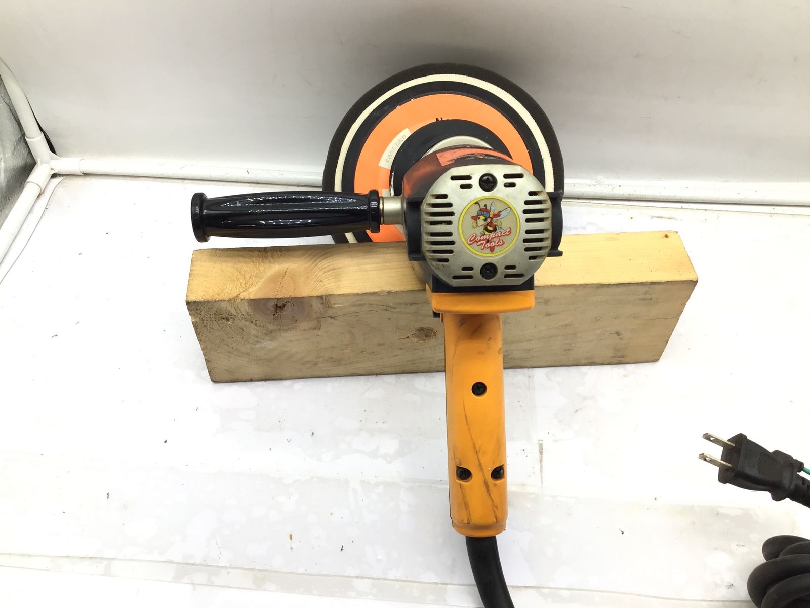 品 〇コンパクトツールズ 電動ダブルアクションポリッシャー 型番不明 ITZLW4MV8IDA エコツール笠寺店 M02 FFCRYSTALESIA_COM