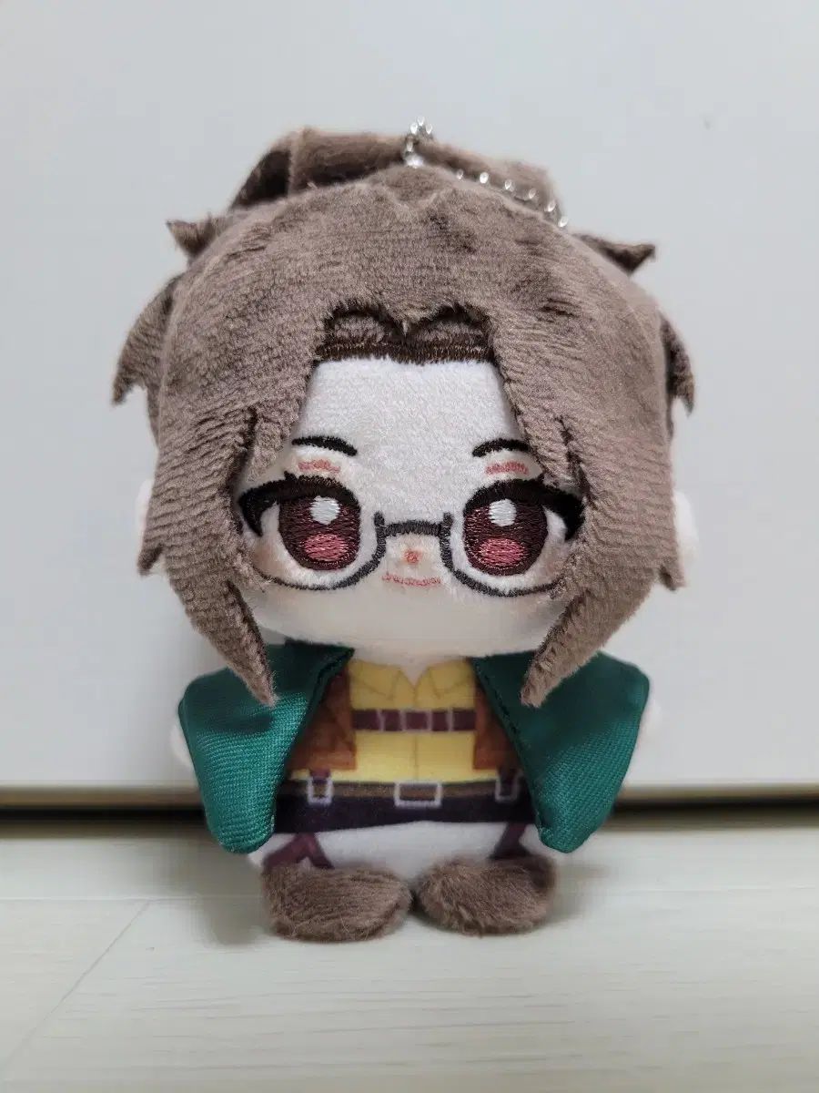 進撃の巨人 ハンジ おすわりぬいぐるみ 進撃の巨人 お座りぬいぐるみS