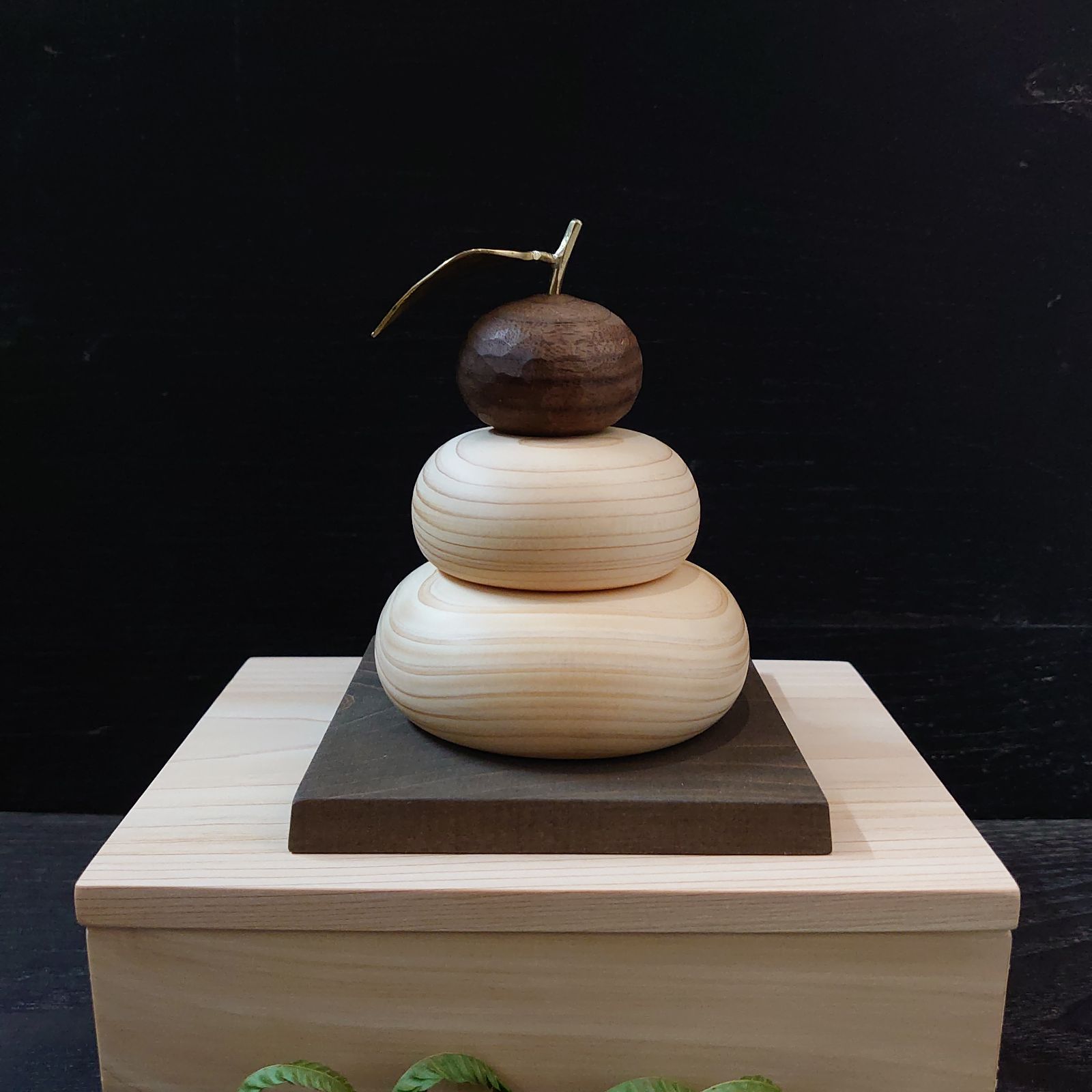 木製鏡餅小タイプ 手彫りみかん 木箱付き W01 - メルカリ