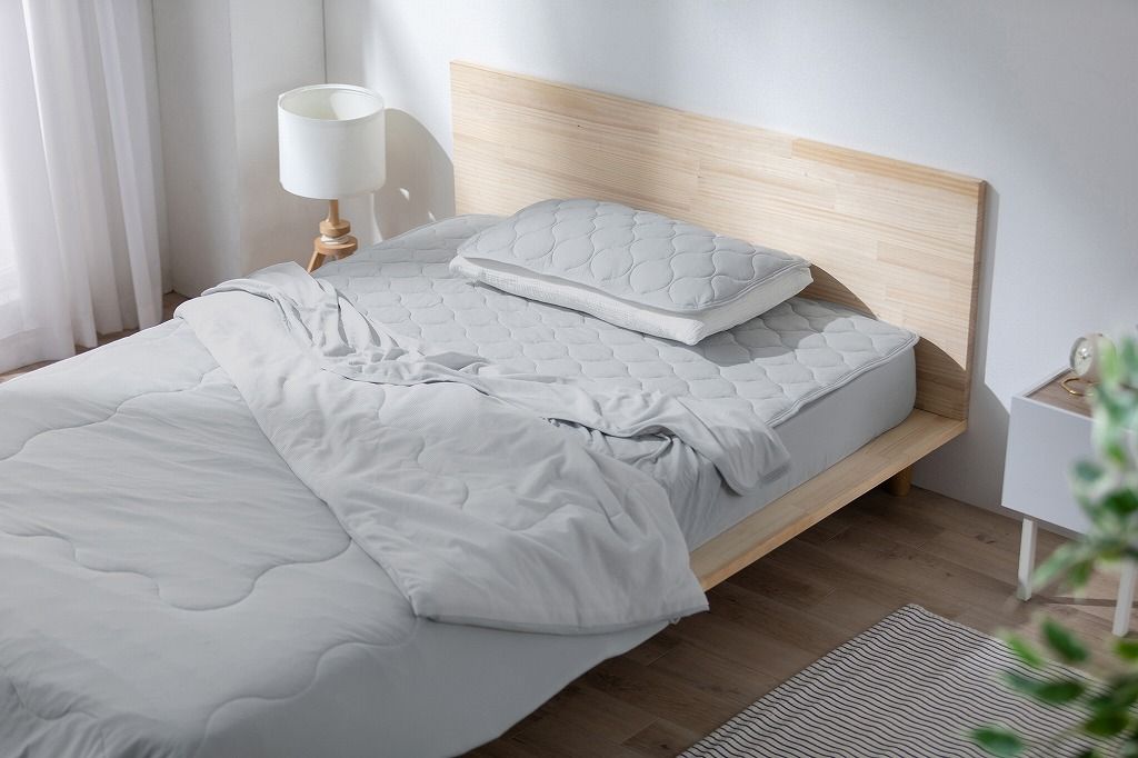 アイリスオーヤマ 寝汗さらっと 冷感敷きパッド セミダブル Q-MAX0.429 接触冷感 夏用 ライトグレー BSP-NS3-SD IRIS OHYAMA