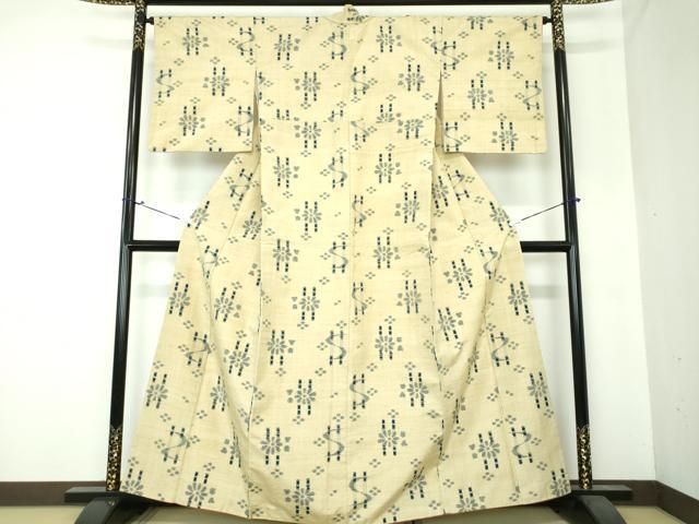 平和屋着物●上質な紬　藍　琉球絣文様　正絹　逸品　DAAS3832ps 平和屋着物○上質な紬 藍 琉球絣文様 正絹 逸品 DAAS3832ps - メルカリ