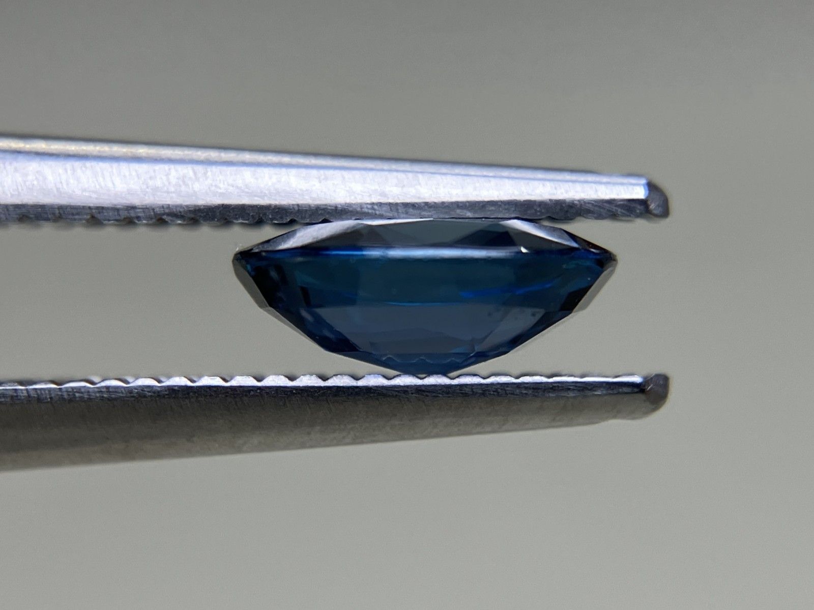 サファイア 1.227ct 宝石ソーティング付き 7.2㎜×6.4㎜×2.7