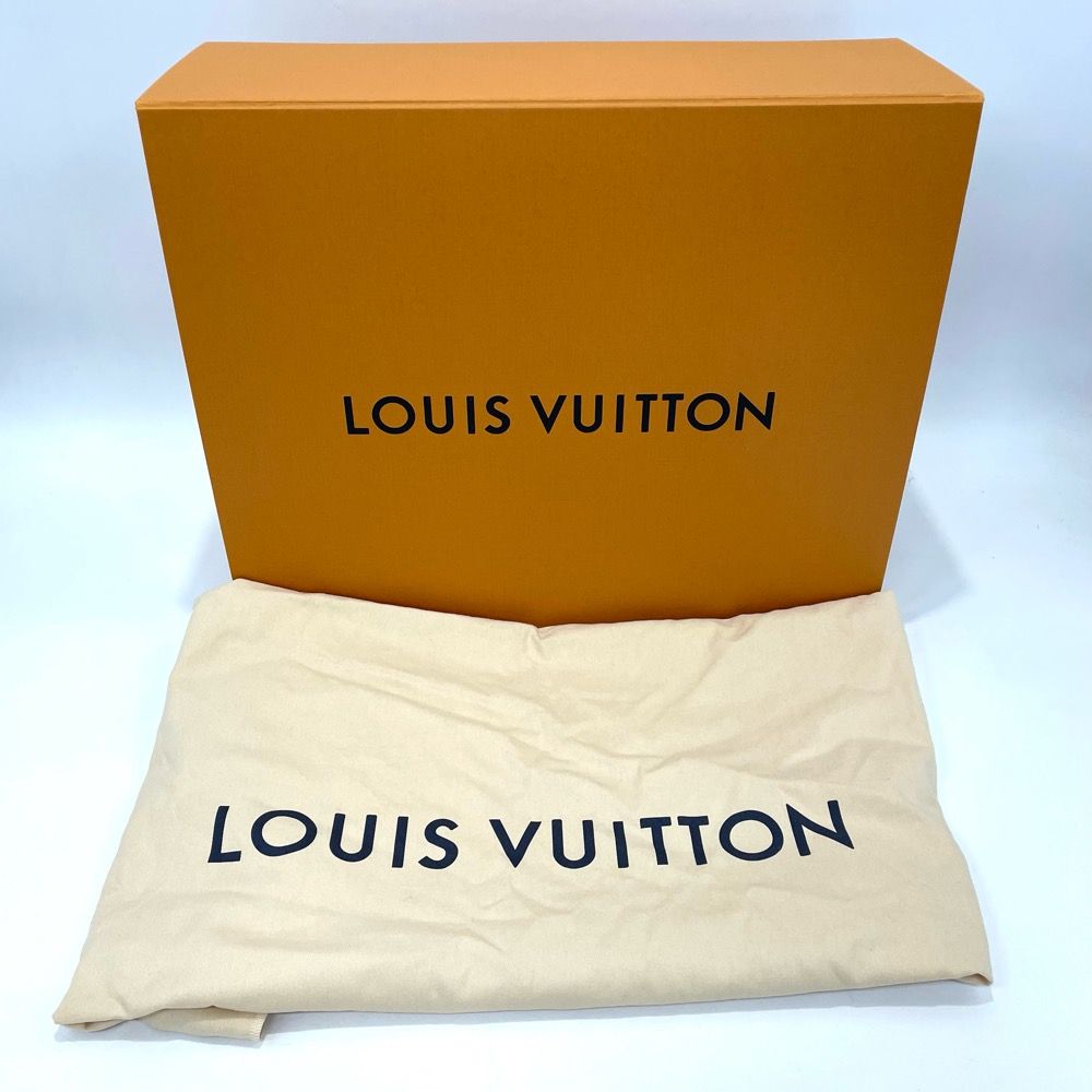 LOUIS VUITTON - LOUIS VUITTON ルイヴィトン 雑貨 モノグラムフラワー クッション・LV チェックメイト メンズ レディース インテリア グレー M77863 ウール  カシミヤ   グリ ユニセックス 人気 美品【中古品】 LOUIS VUITTON - LOUIS VUITTON ルイヴィトン 雑貨 モノグラム
