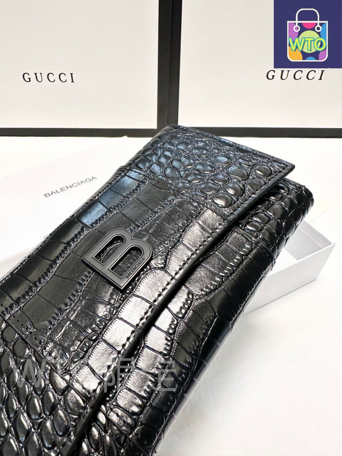 今日特価】Dior ディオール 人気の二つ折りウォレット 牛皮で