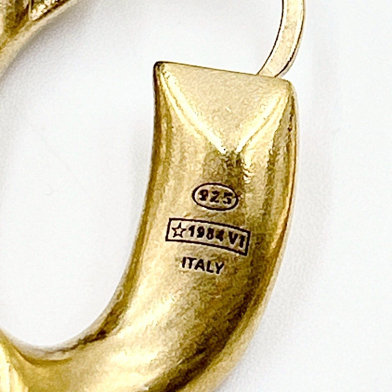 気品【Maison Margiela】シングルカーブリンク ツイスト ピアス MAISON MARGIELA メゾンマルジェラ ピアス マイヨン シングル