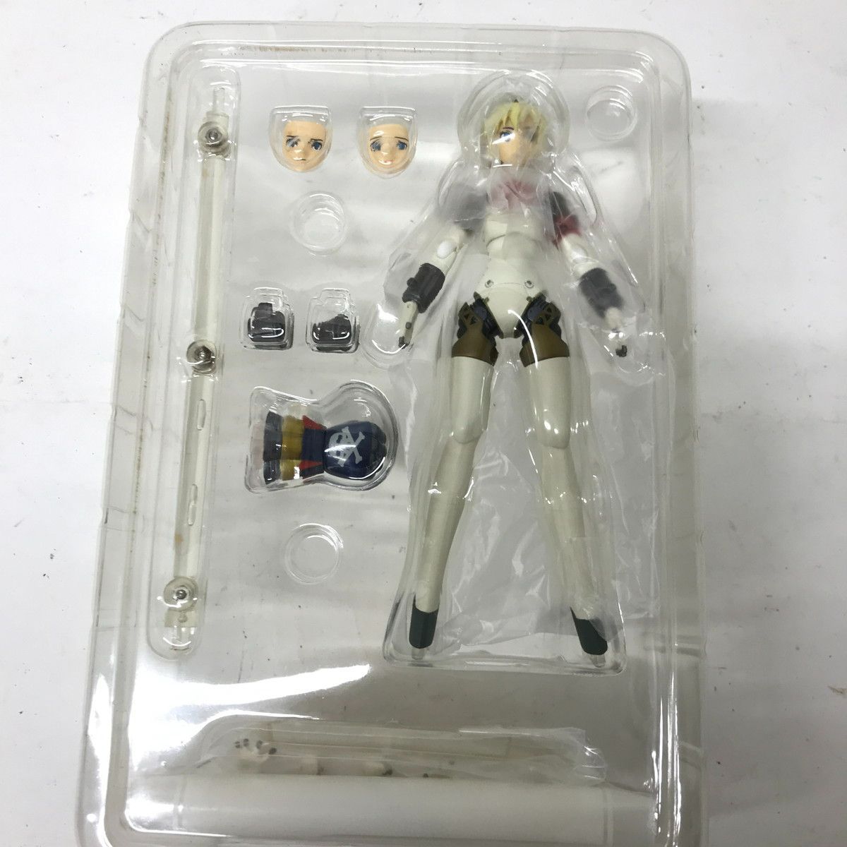 7.647 △ figma ペルソナ3 アイギス No.049 可動フィギュア