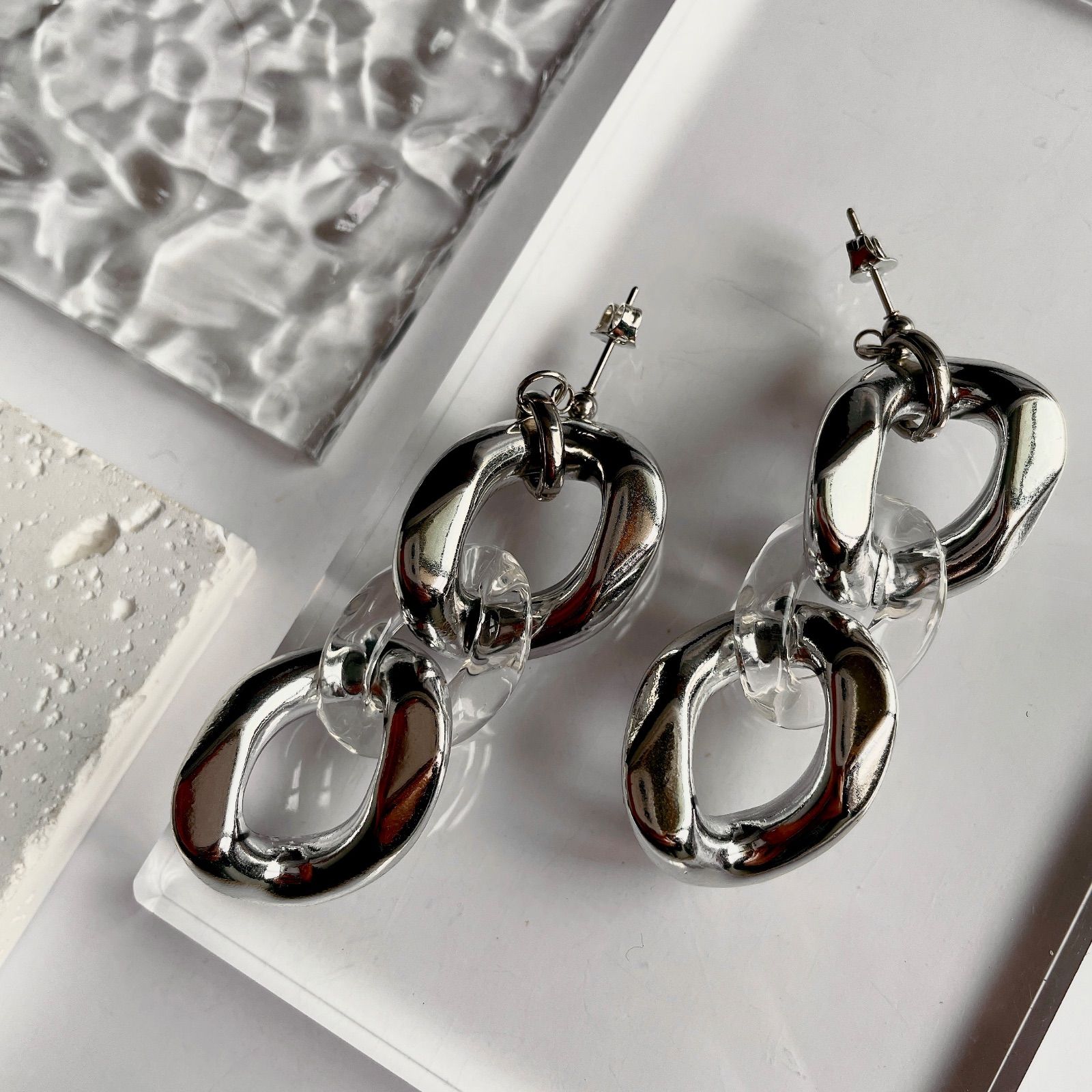 大ぶりピアス　ハンドメイドピアス　シルバーアクセサリー　ステンレスポスト　アシメ 大ぶりピアス ハンドメイドピアス シルバーアクセサリーシルバー